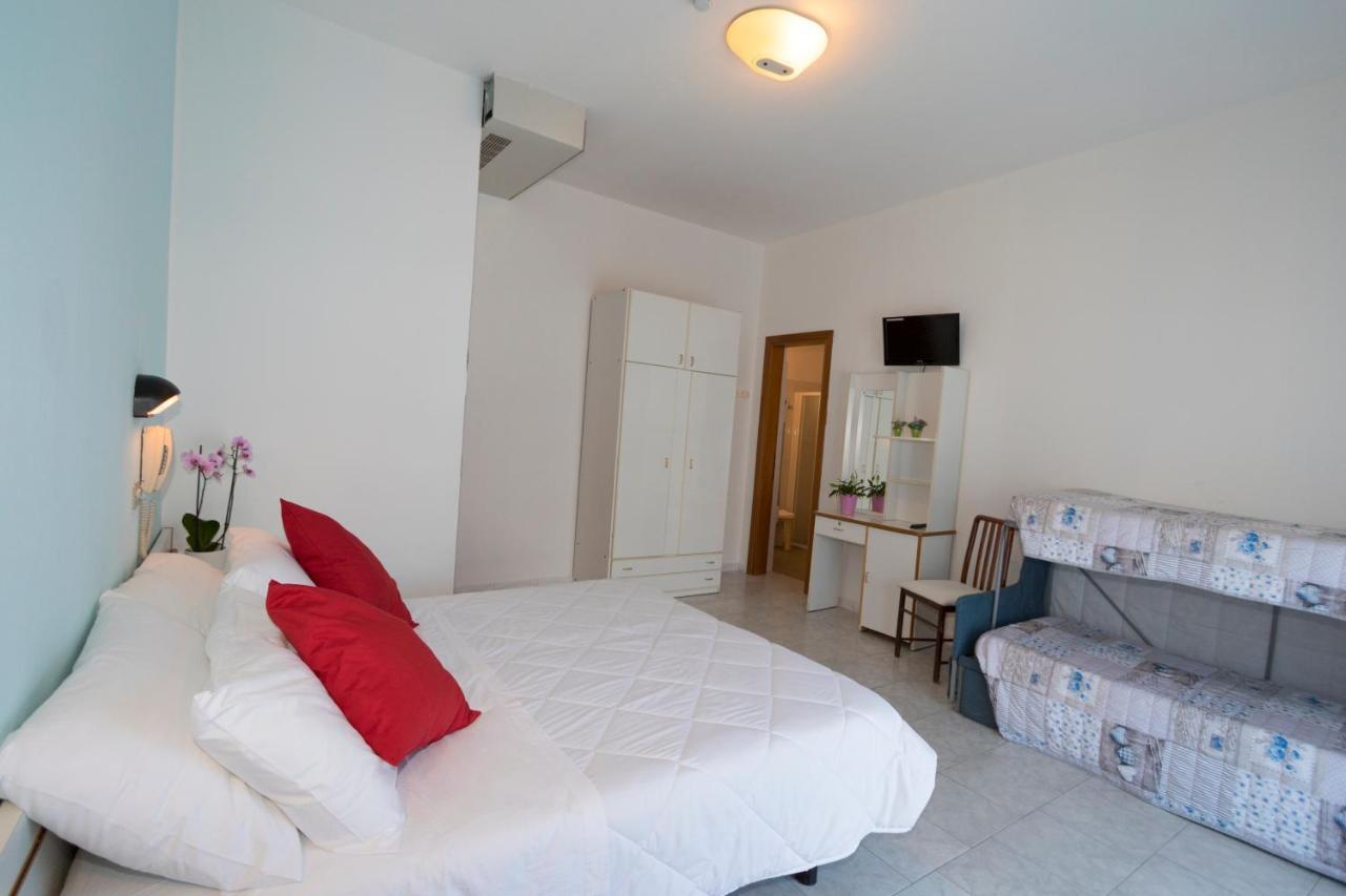 Hotel Giannella Rimini Exterior photo